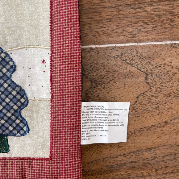 VTG Trim A Home Christmas Winter Ice skating Cloth Placemats Tree Snowman (2) - Picture 3 of 4